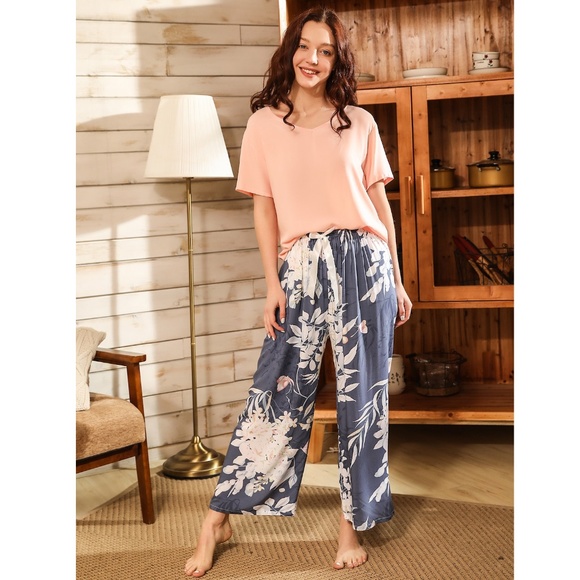 Rouge! Other - Pastel Grey & Pink Floral Pajama Set 2 Piece